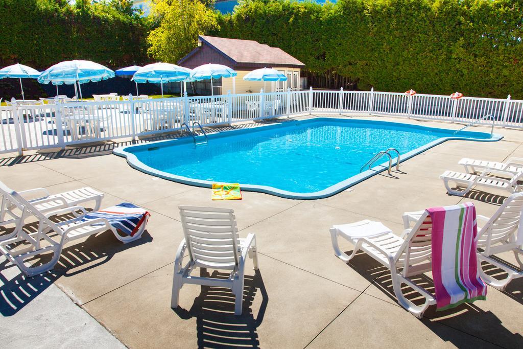 שרברוק Hotel Le Floral מראה חיצוני תמונה