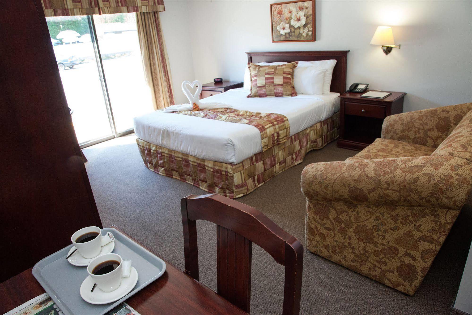שרברוק Hotel Le Floral מראה חיצוני תמונה